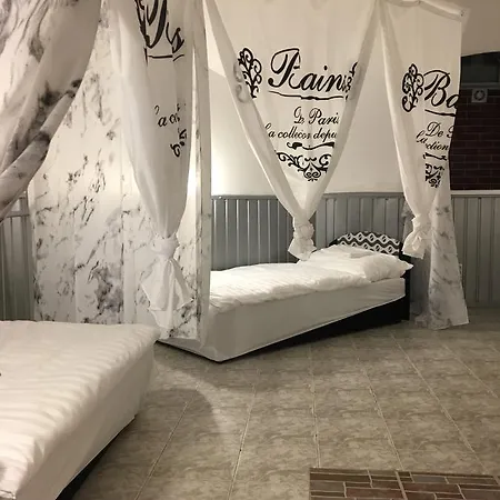 Apartment Party Flat *